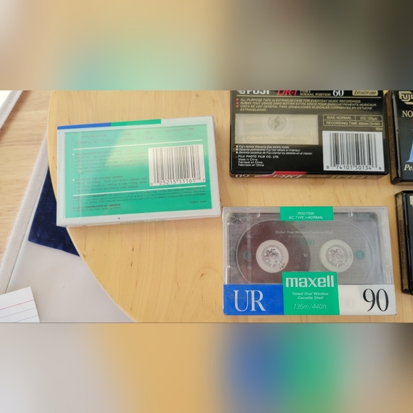 Lot Of 7 Maxell(2) 90 & Fuji(5) 60 Minute Blank Audio Cassette Tapes Normal - Picture 3 of 8